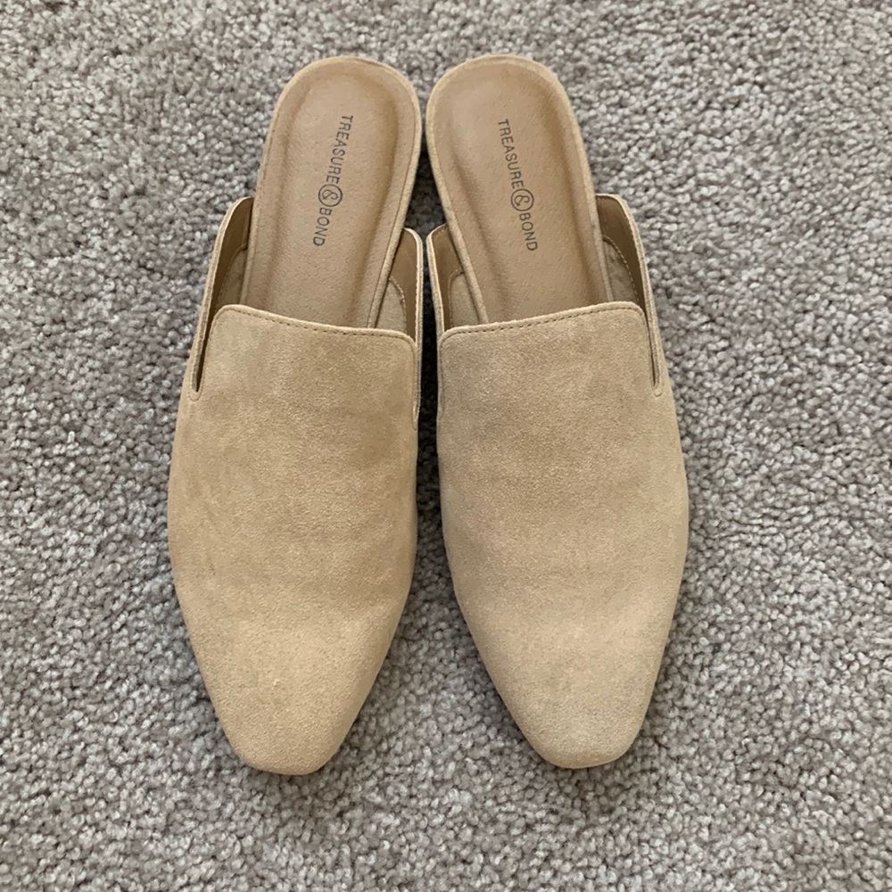 NWOT Taupe mules